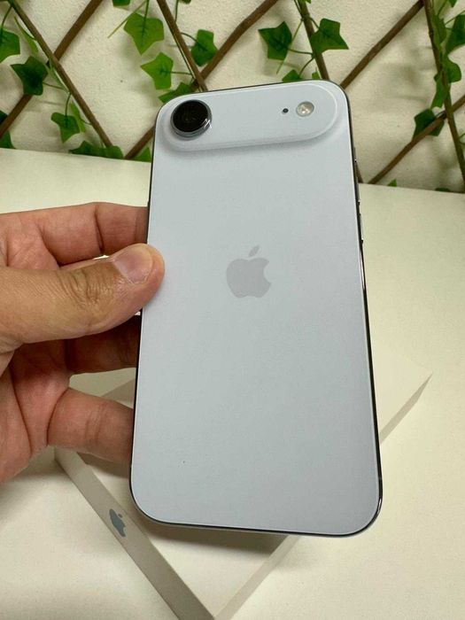 iPhone Air 256GB - Sky Blue