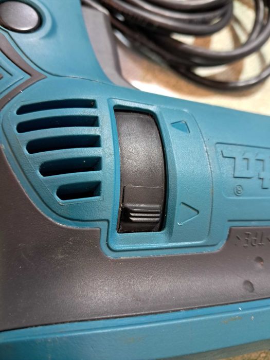 электро дрель makita HP1640 Как новая