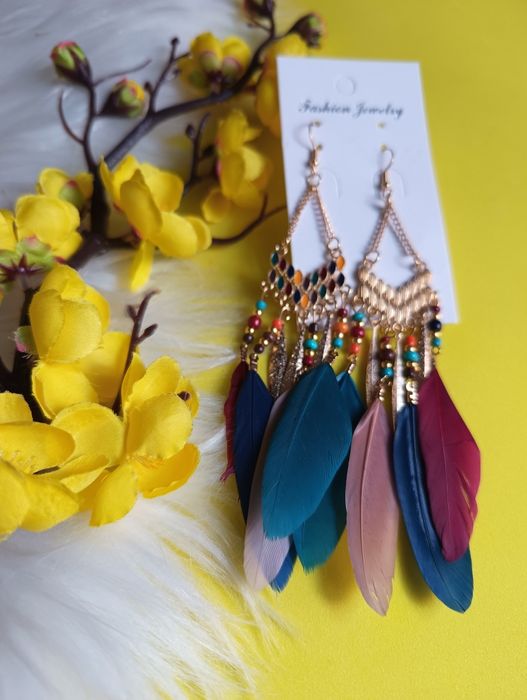 Kolczyki kolorowe piórka. Produkt nowy