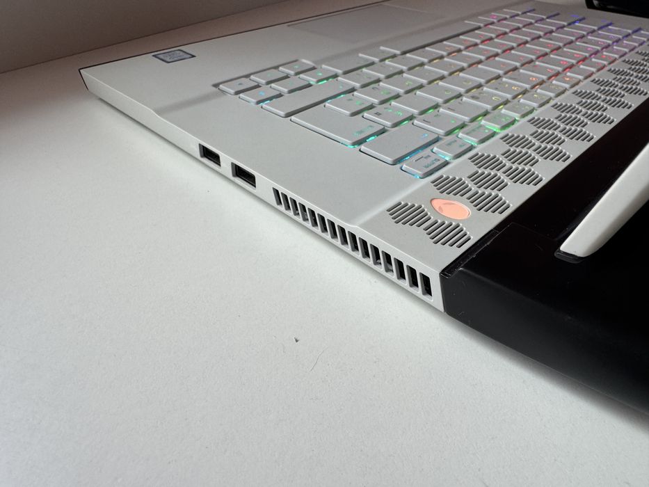 Ноутбук игровой Alienware m15 r2(15 4k oled,i7(9gen),16gb,1Tb,RTX2070 ...