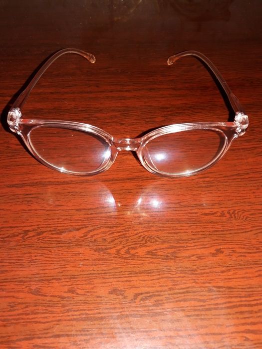 Жіночі окуляри для комп'ютера.