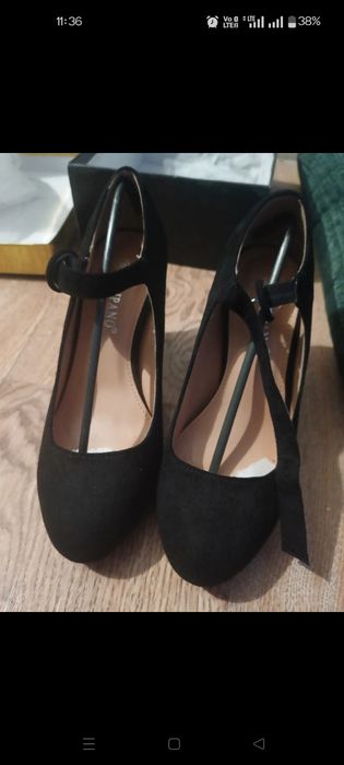 Buty na obcasie  czarne