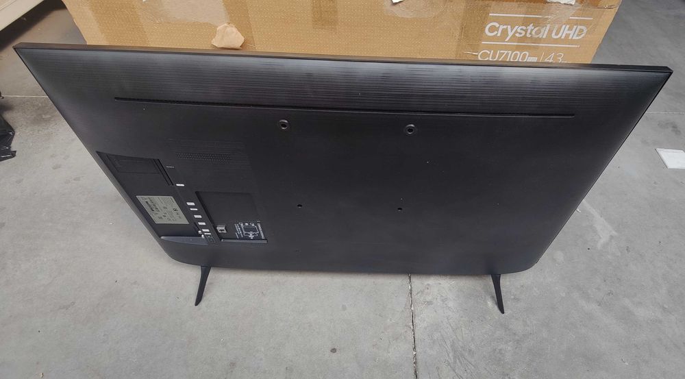 Telewizor Samsung Crystal UHD CU7100 Chełmża • OLX.pl