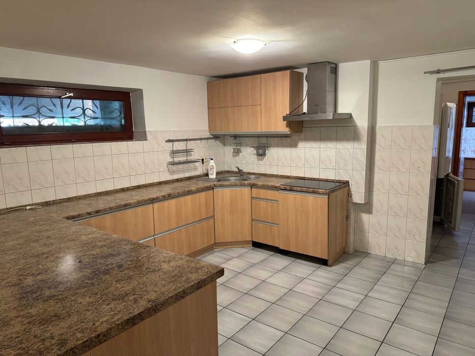 Lokal usługowy/ magazyn w suterenie