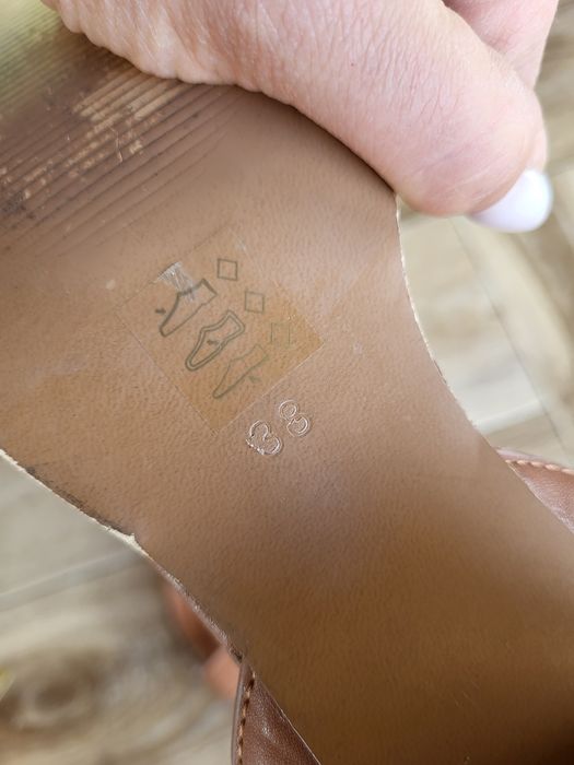 Kamelowe brązowe sandały na niskim słupku 38 Shuh