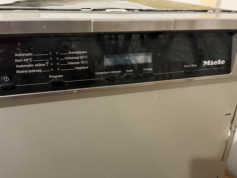 Вбудована посудомийка MIELE 60см