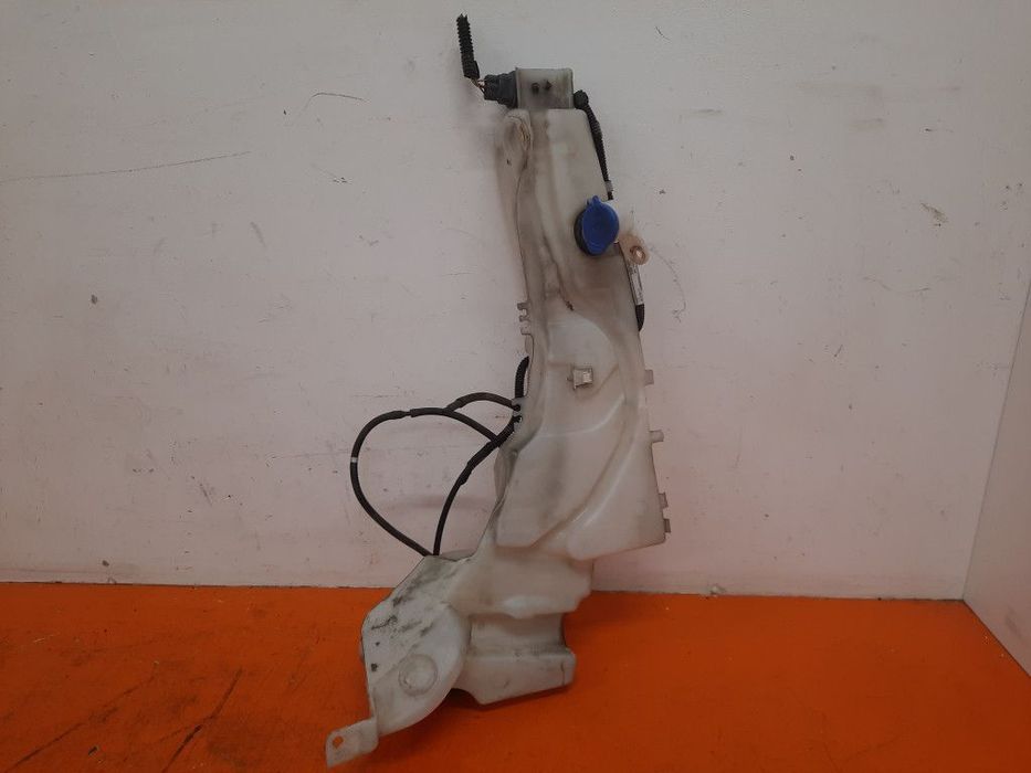 FORD FOCUS MK2 04-08 ZBIORNICZEK SPRYSKIWACZA 4M51-13K153 HWDA