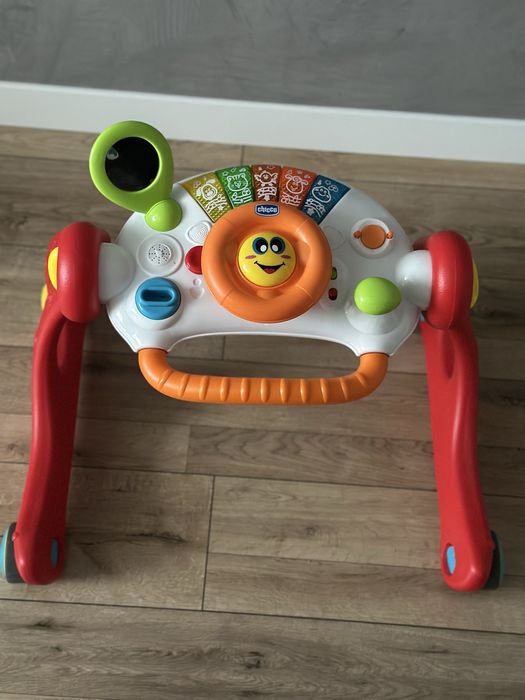Ігровий розвиваючий центр Chicco 4 в 1 Grow and Walk