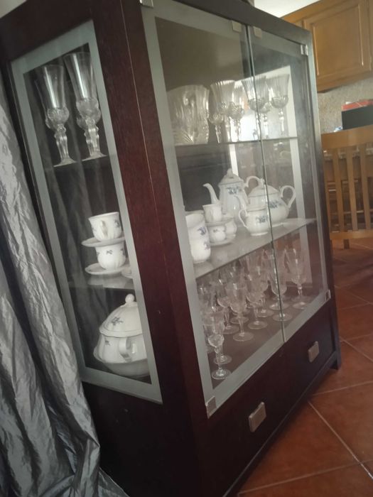 Dois móveis de sala