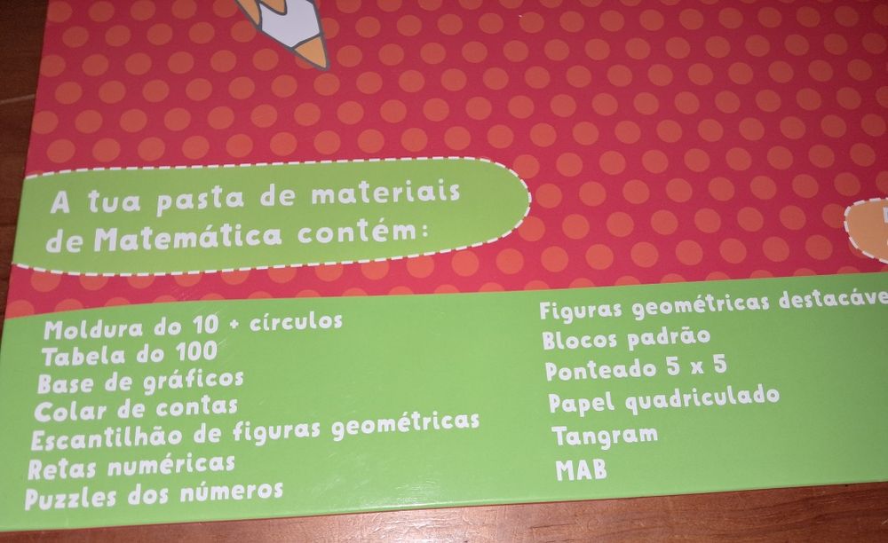 Pastas de material escolar novas