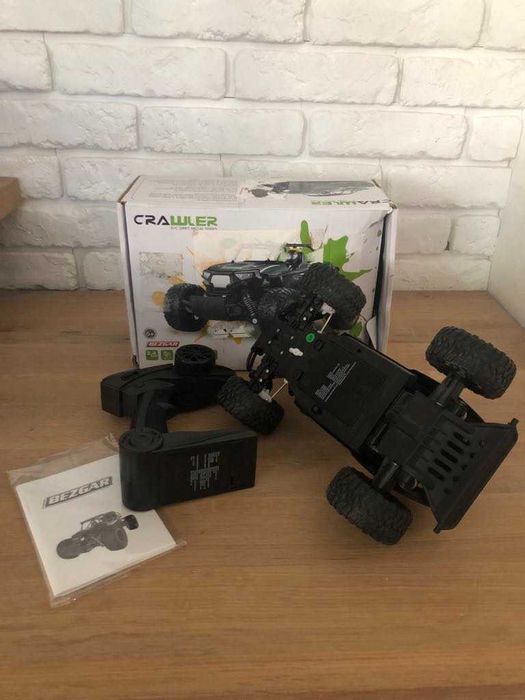 Zdalnie sterowany samochód 2,4 GHz BEZGAR Crawler RC