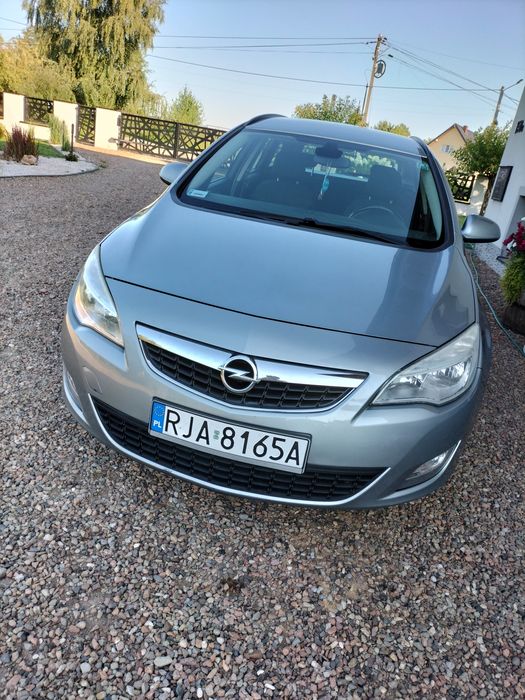 Opel Astra j 2011 rok