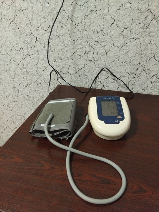 Продам тонометр автомат " Микро лайф"