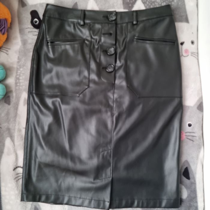 Нова спідниця з екошкіри