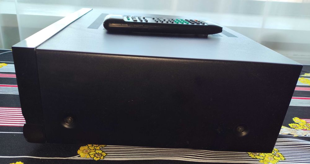 Ресивер Harmon Kardon AVR 10 з пультом дистанційного керування