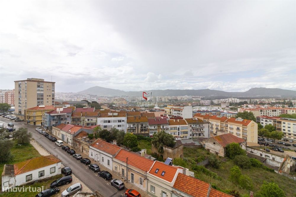 T2 com Vista Deslumbrante no Coração de Setúbal – 7º Andar com Elevado