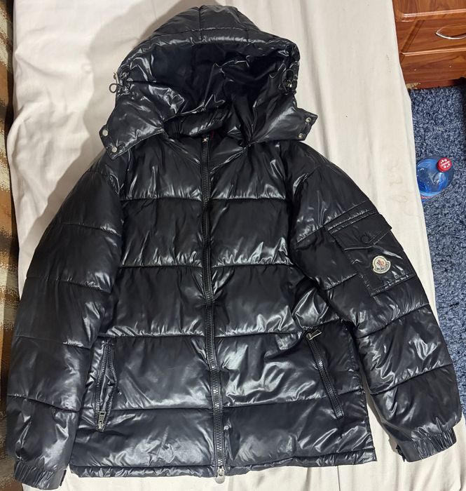 пухан Moncler maya
