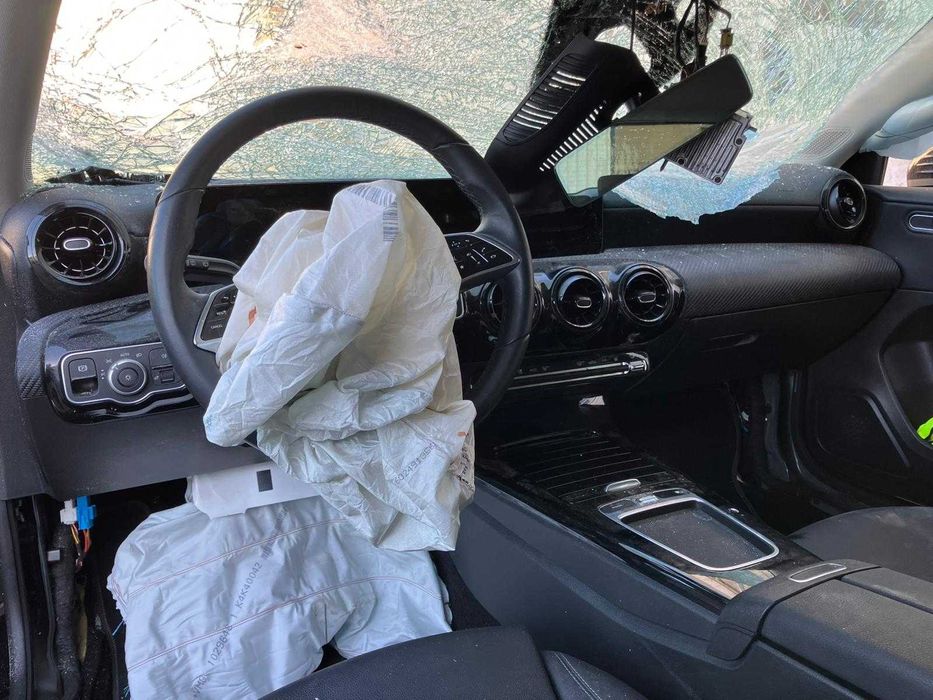 Salvado Mercedes A 250e | 218cv | 43.798 Km | 2024