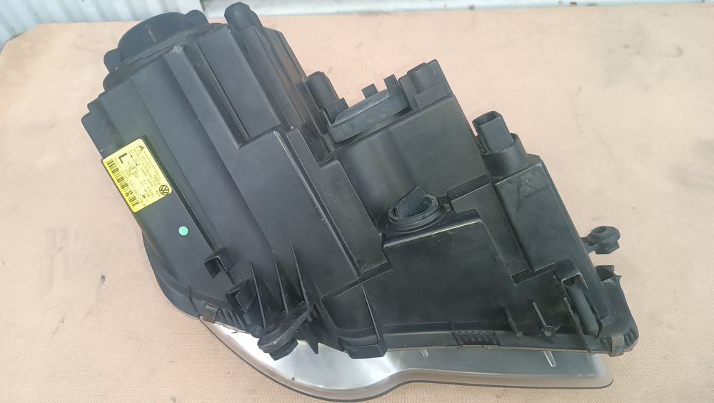 Vendo farol esquerdo de VW touran cross ano 2007/10