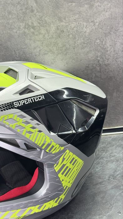 Мотошолом Alpinestars Supertech M8 — Топовий захист та технології