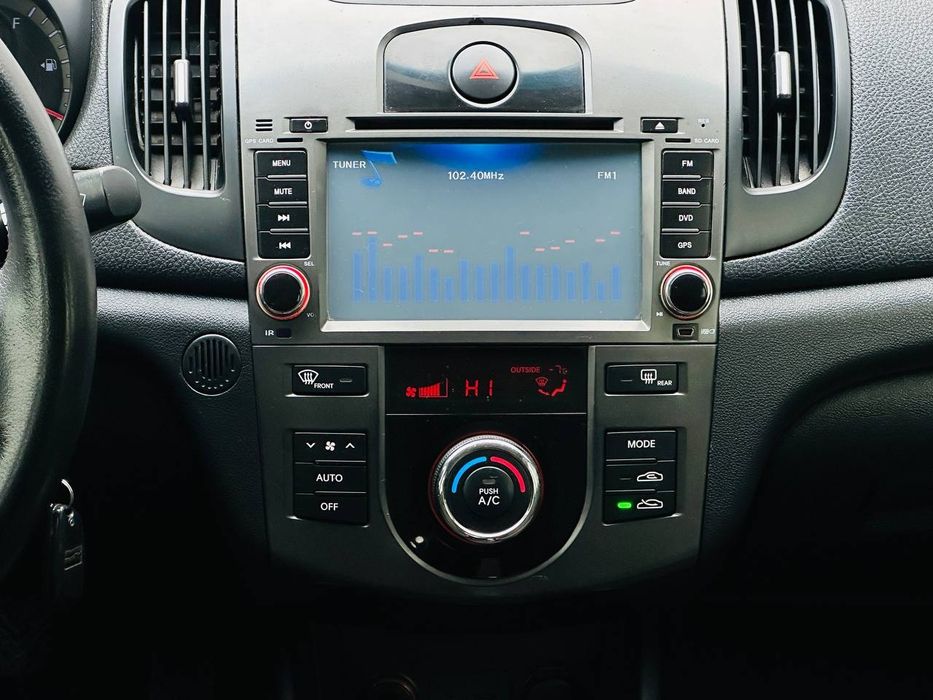 Kia Cerato 1.6 бензин   2011рік  відмінний стан від власника