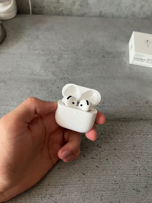 Słuchawki AirPods 4 oryginalne bez ANC