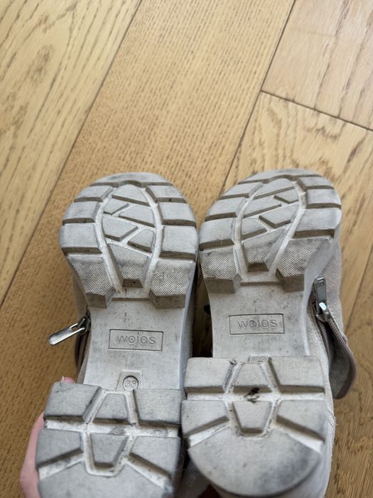 Jasne buty zimowe z wojasa