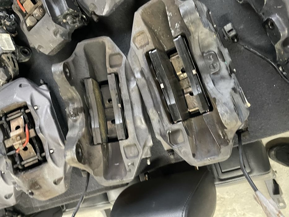 Суппорта передние задние Brembo Audi Q7 Touareg