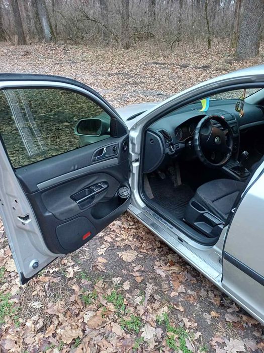 Продаю автомобіль Skoda Octavia 2005