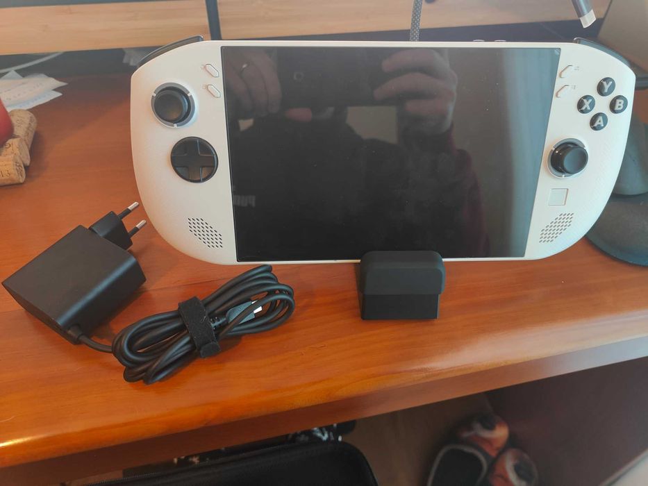 LENOVO Legion Go S - Glaciar White - Windows (Ryzen Z2 - 16GB - 512GB)