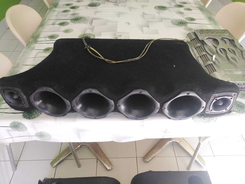 Conjunto de Som - Amplificador, 2 Subufers, Jogo de Cornetas