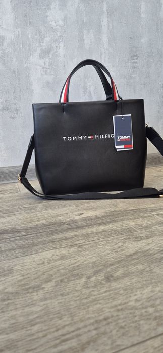 Продам  сумку Tommy