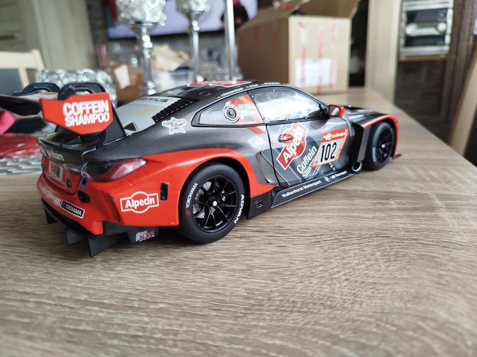 Model BMW M4 skala 1:18