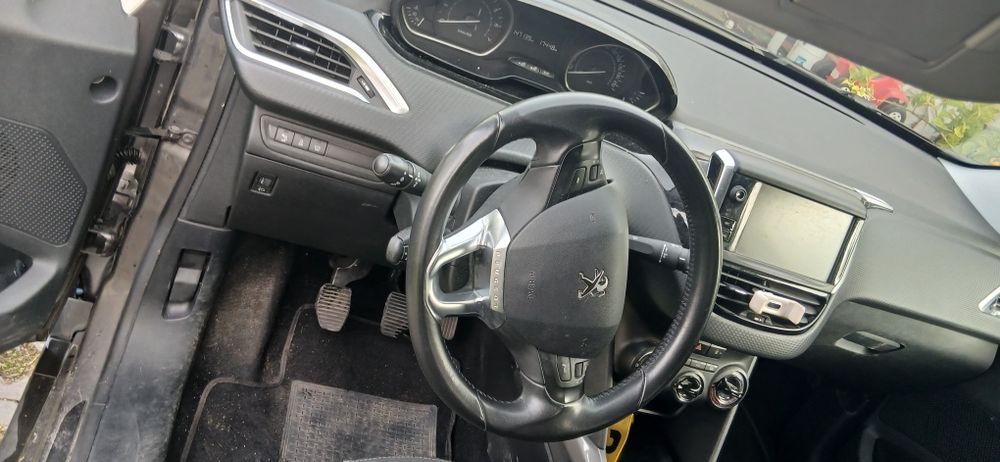 Peugeot 2008 1.2  puretech allure