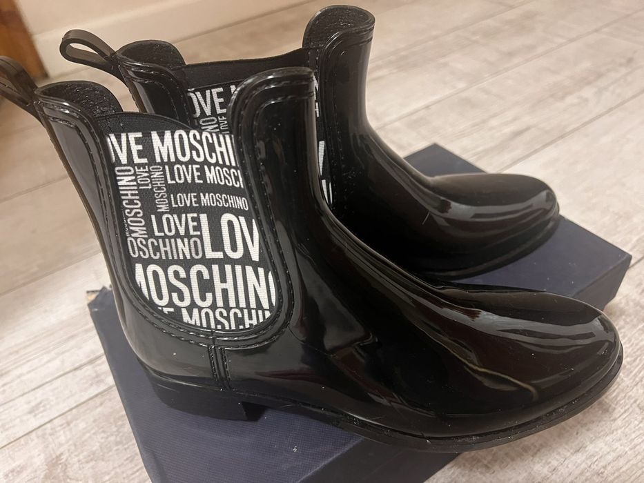 Moschino чоботи сапошки гумачки