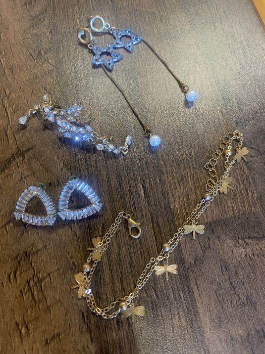 Біжутерія к гарному стані, є ПОДАРУНОК при покупці! Ціна договірна!!!