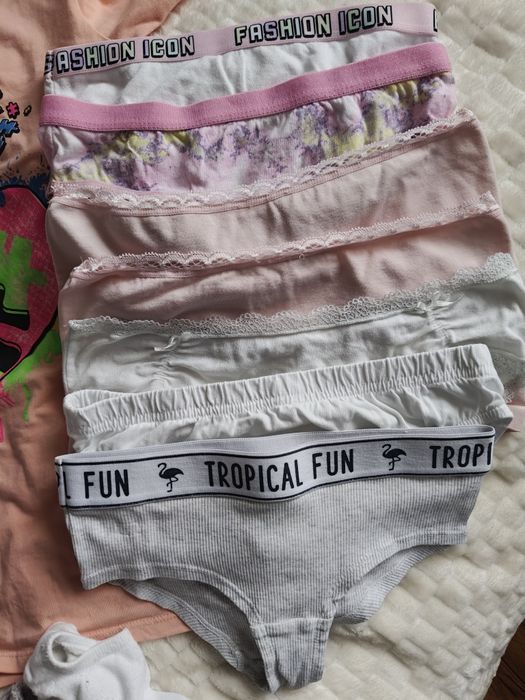 Zestaw t-shirt rajstopy bielizna dla dziewczynki 140 cm