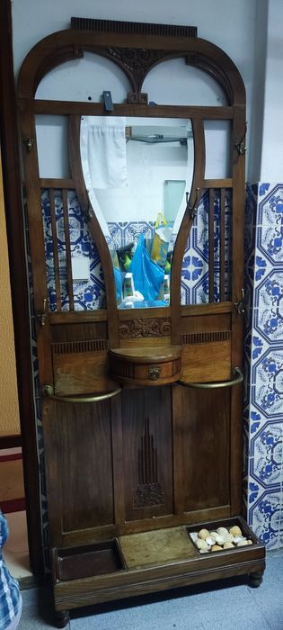 Móvel rústico em ótimo estado