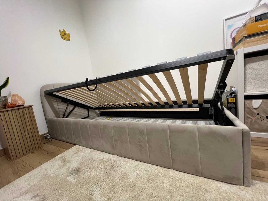 Łóżko młodzieżowe tapicerowane 90×200 — stan idealny