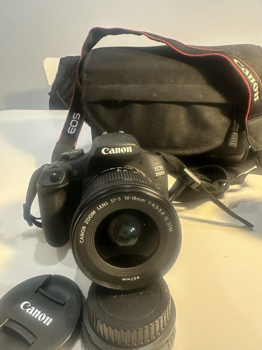 Camera fotografica mais duas objetivas