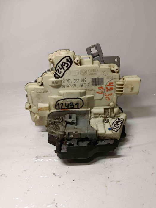 Fechadura / fecho porta trás direito AUDI A3 (8P1)