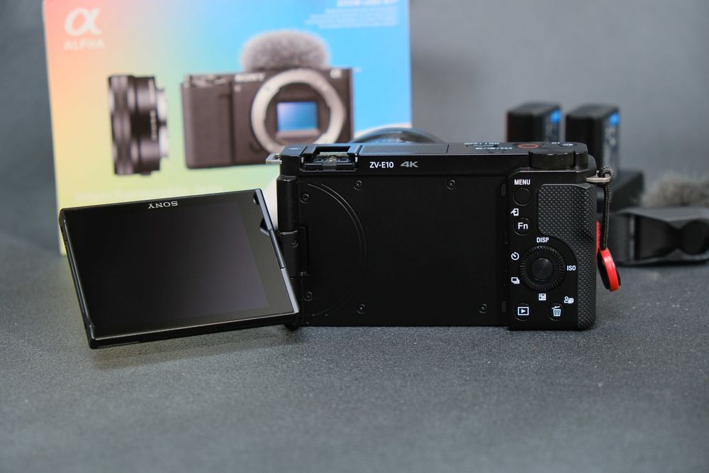 Sony ZV-E10 + kit 16-50mm