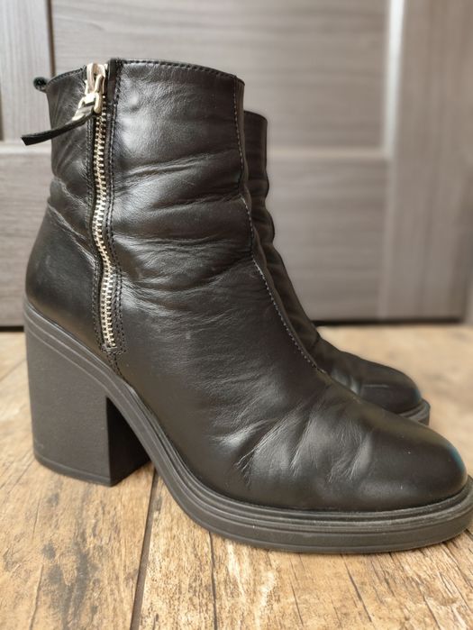 Кожаные ботинки на устойчивом каблучке