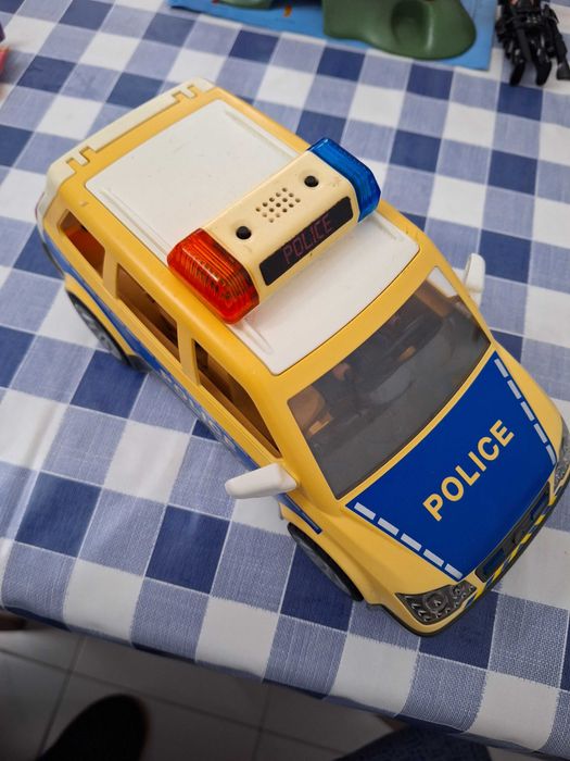 diversos conjuntos e carros da Playmobil completos