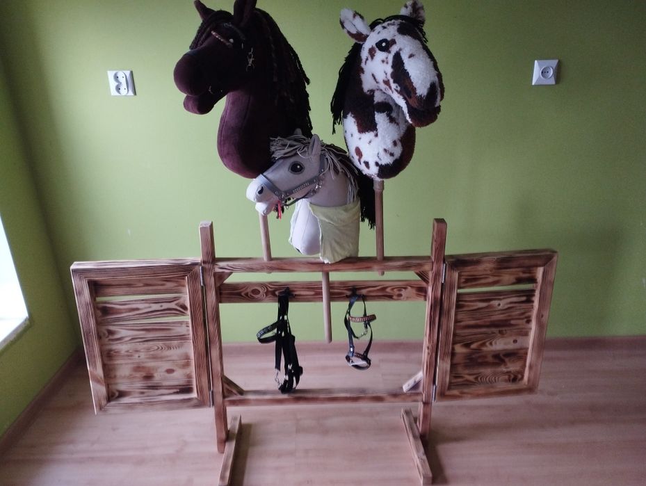 Sprzedam 3 hobby horsy ze stajnią