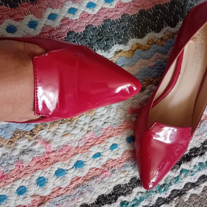 Buty 38 czerwone lakierki skóra