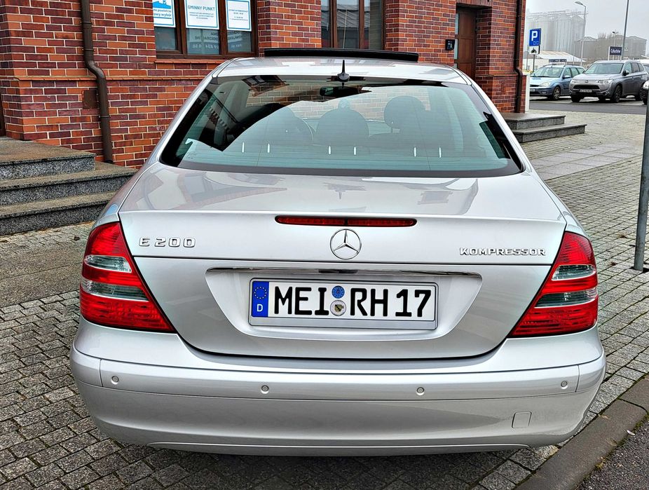 Śliczny Mercedes E KLASA *Klima*ALU*Xenon*Niski Przebieg!RARYTAS!