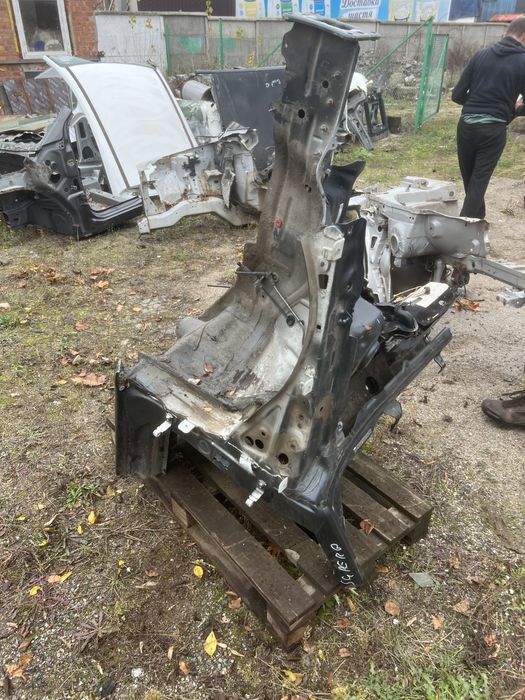 Передняя четверть шкода супер б год 18 Skoda super b