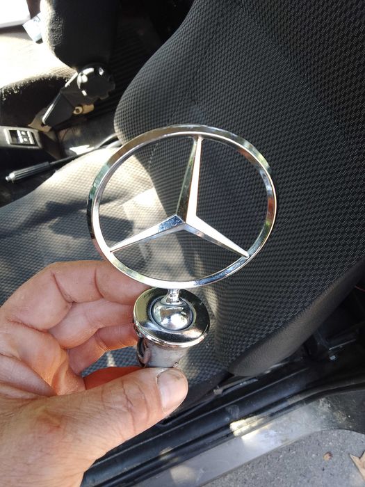 Знак Mercedes оригінал