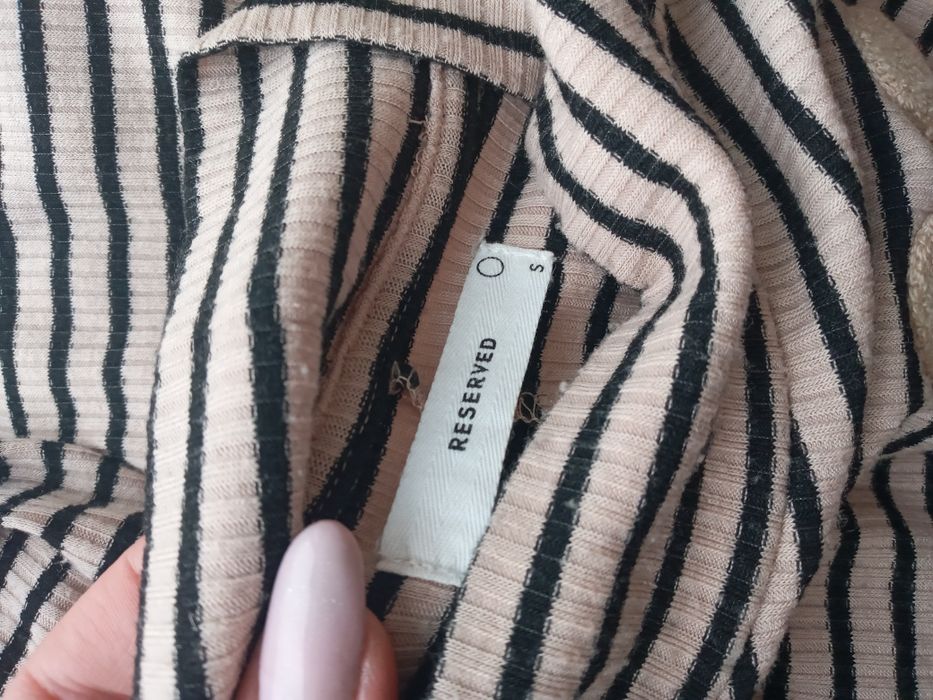 Długa sukienka RESERVED rozmiar S z Myszką Miki
Długa sukienka o dopas